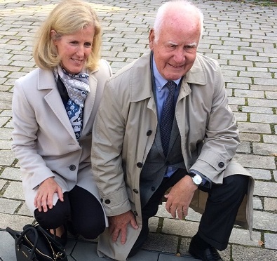 Dr. Susanne Fuchs und Dr. Manfred Fuchs Dr. Susanne Fuchs and Dr. Manfred Fuchs