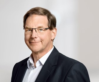 Portrait photo of Dr. Lutz Lindemann